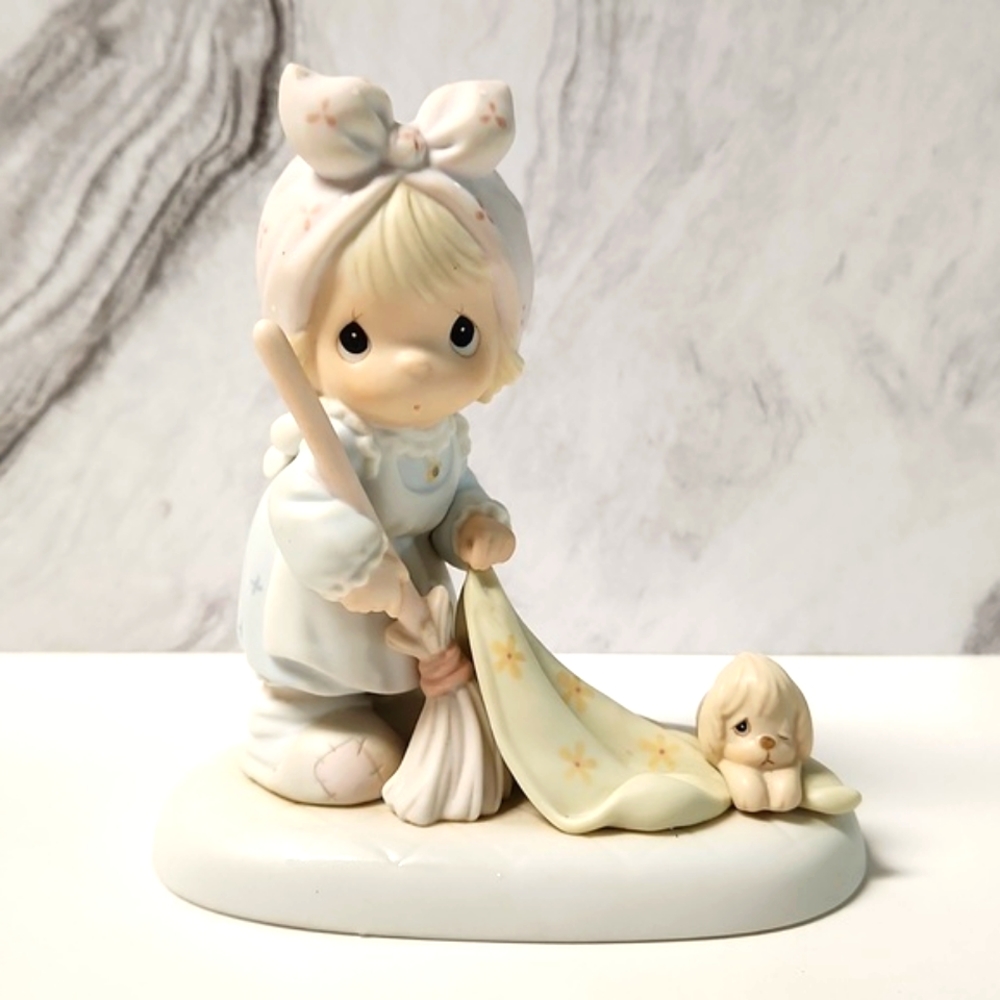 Precious moments "sweep all your worries away" figurine